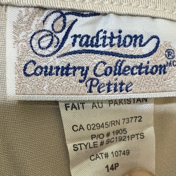 Tradition women’s Classic Tan Cargo Pants, size 14p petite - Picture 2 of 8